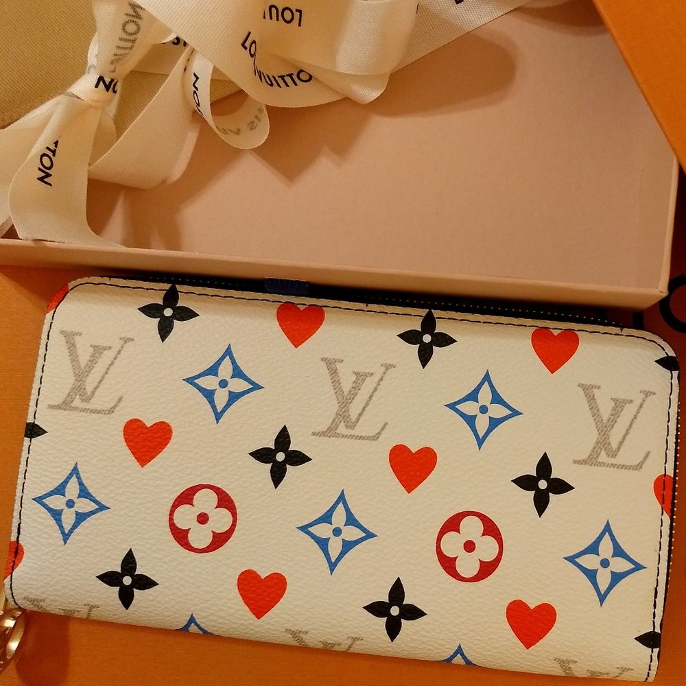 LOUIS VUITTON M57491 GAME ON ZIPPY WALLET IN WHITE -- brand new
